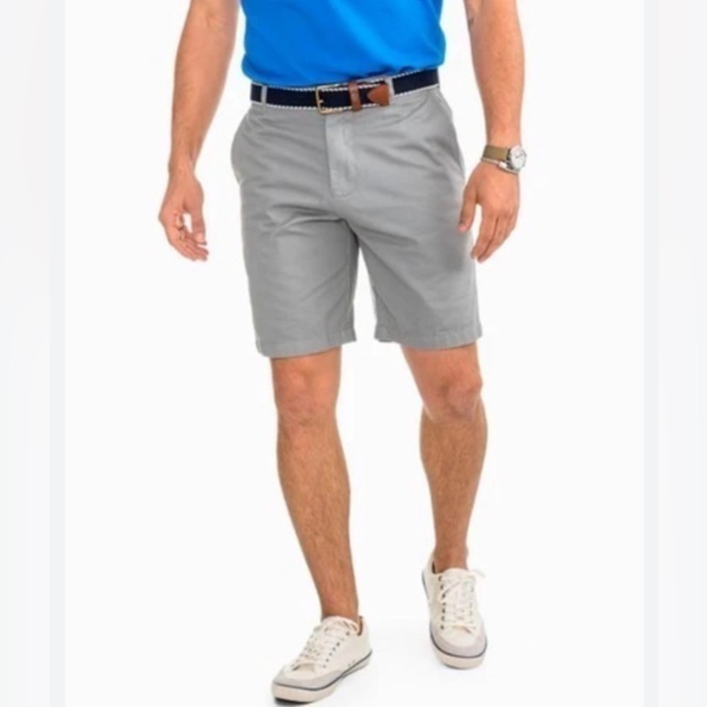 Calvin Klein gray flat front Chino shorts size 36